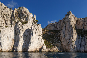 Fototapeta na wymiar Vue from the sea on Calanques de Cassis, Calanques de Marseille, Provence, France