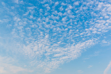 Fototapeta na wymiar sky with white clouds and bright sky background.