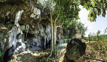 Obraz premium Wat Thep Charoen near Chumphon, Thailand