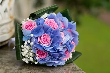 Stickers fenêtre Hortensia Wedding bouquet with hydrangea and pink roses