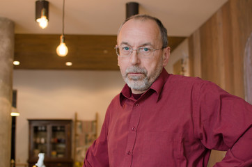 Obraz premium Closeup of man in glasses