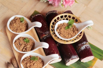 Brown sugar with natural sweet and cane.