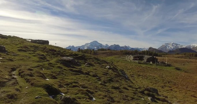 Alpeggio in montagna  - Valmalenco - Itali - video 4K 