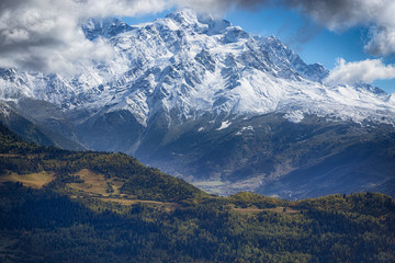 Fototapeta premium snow-capped mountains in Georgia