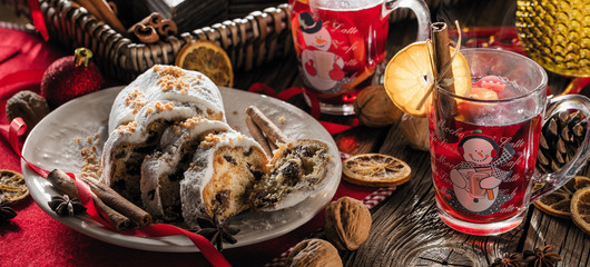 Glühwein und Weihnachts stollen 