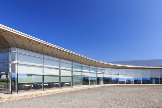 島根県立美術館 -宍道湖と調和する夕日鑑賞スポット-