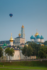Fototapeta na wymiar Hot air balloon over the orthodox monastery. Sergiev Posad, Russ