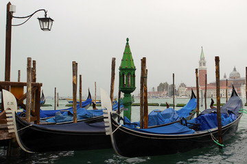 Fototapeta na wymiar Embarcadero de Venecia