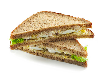 Rye bread sandwich with chicken and egg