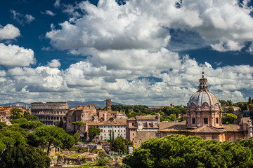 Fototapeta na wymiar Italian architecture in Rome