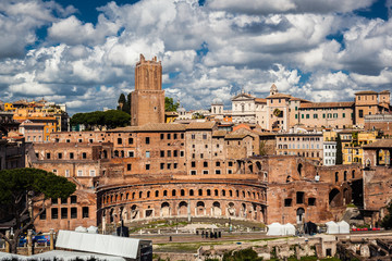 Fototapeta na wymiar Italian architecture in Rome