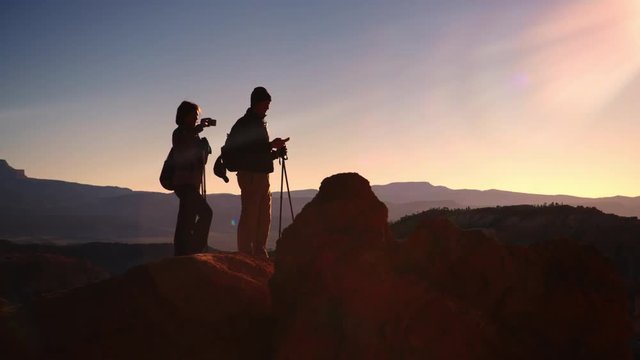 Hikers looking at a view at Bryce Canyon National Park