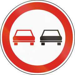 Hungarian regulatory road sign - No overtaking