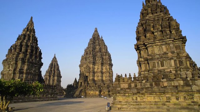 プランバナン遺跡　ロロ・ジヨングラン寺院