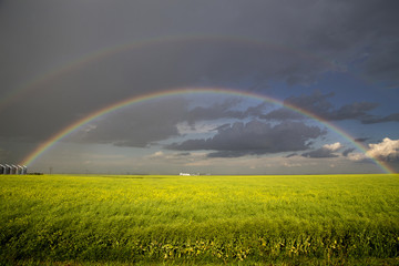 Naklejka premium Storm Clouds Saskatchewan Rainbow