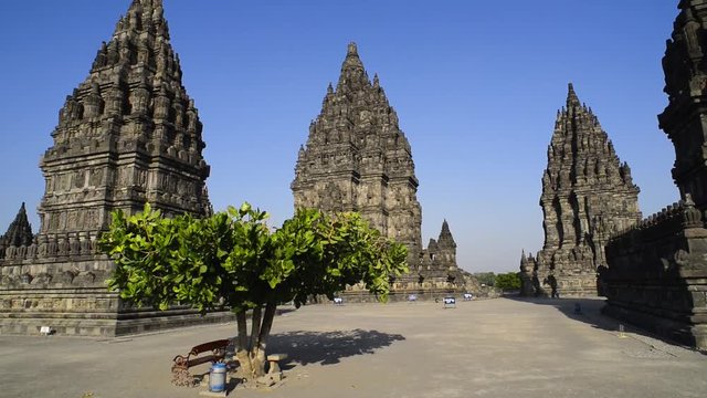 プランバナン遺跡　ロロ・ジヨングラン寺院