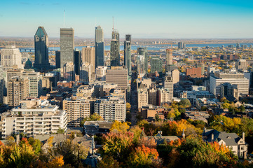 Obraz premium Montreal Skyline in Autumn 2016 from Kondiaronk Belvedere on Mon