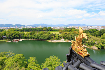 岡山城 -天守からの金鯱と後楽園- © photojapan