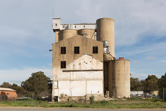 Grain Silos Tocumwal NSW