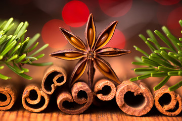 Anis und Zimtstangen zu Weihnachten