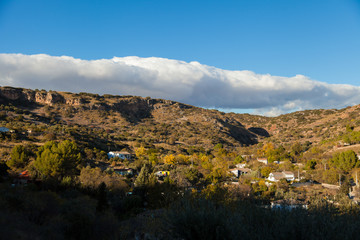 Valle / Valle con casas de campo dispersas