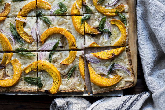 Pumpkin sage flatbread (gluten-free)