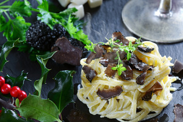 Natale con pasta al tartufo fumante
