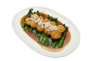  scallops and vegetables with sauce