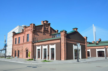 Владивосток, бывшие артиллерийские мастерские на набережной Цесаревича