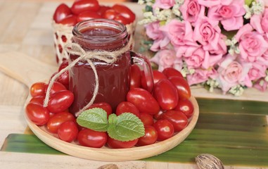 Tomato juice and pear cherry tomatoes.