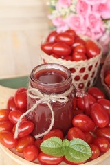 Tomato juice and pear cherry tomatoes.