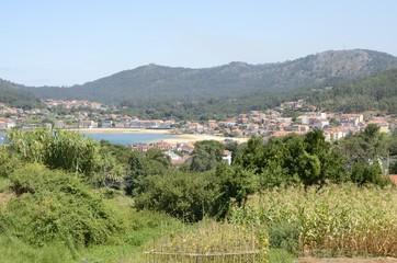 Obraz premium Galician Village in small bay, Spain