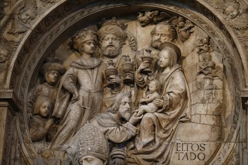 Fototapeta na wymiar epifanía en el interior de la Catedral de Cristo Salvador de Ávila templo de culto católico Castilla y León, España. 