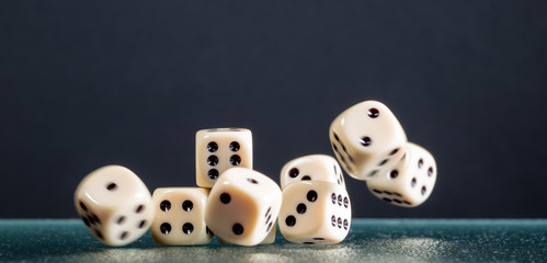 Glücksspiel - die Würfel fallen