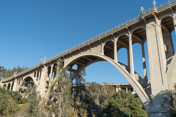Fototapeta premium View of the Colorado Street Bridge in Pasadena, California, USA. 