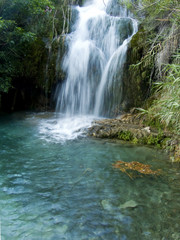 Cascada, salto natural de agua