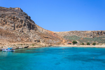 Fototapeta na wymiar blue lagoon of gramvoussa