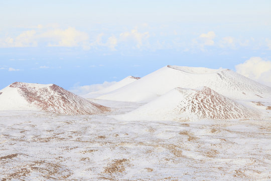 View from mauna kea observatories the summit of mauna kea on the island of hawaii hosting the world's largest astronomical observatory;Big island hawaii united states of america