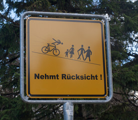 Verkehrschild Rücksicht Bearbeiten