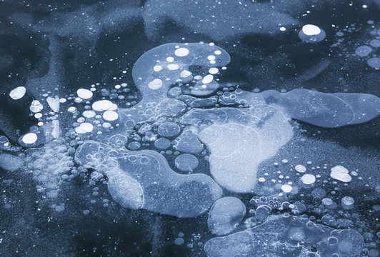 Ice patterns on frozen water