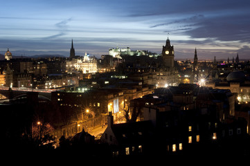 Cityscape of Edinburgh at night