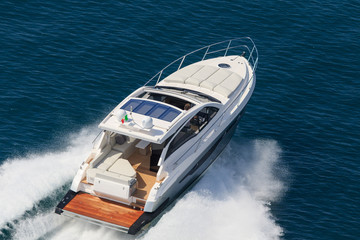 luxury motor boat, rio yachts italian shipyard