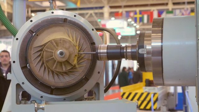 Milling With Details of the Rotation and Movement of the Drill