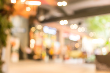 Blurred of shopping in department store with bokeh background
