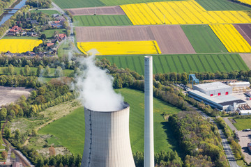 Kühltürme von einem Kraftwerk