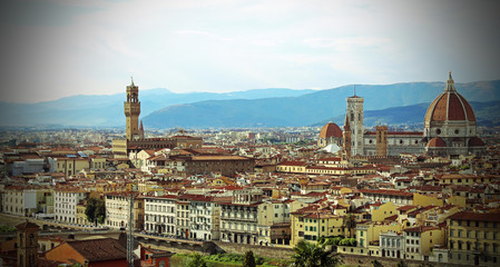 Fototapeta na wymiar view of the city of Florence with antique effect