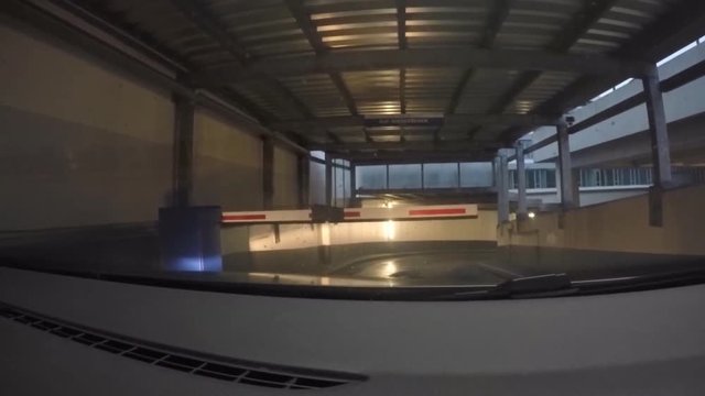 Ausfahrt aus einem Parkhaus
