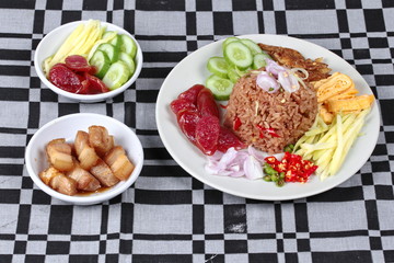  Jasmine rice with spicy fried chicken salad (Khao Yum Kai Zap in Thai)