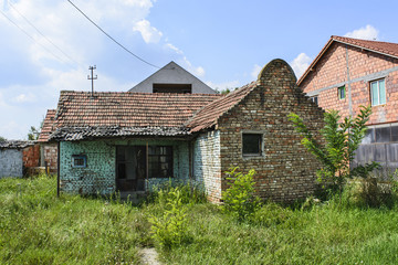 Fototapeta na wymiar Old deserted rural house