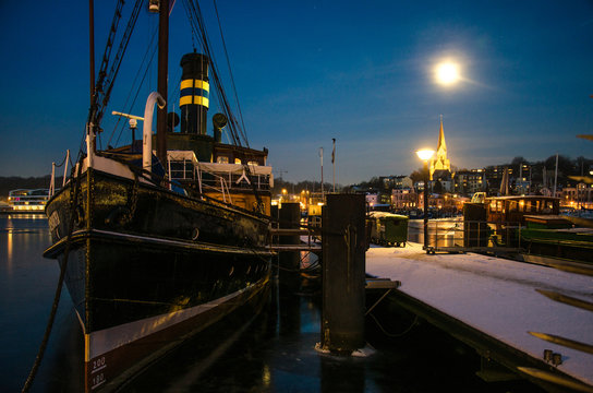 Flensburger Hafen in der Abendstimmung im Winter  2016